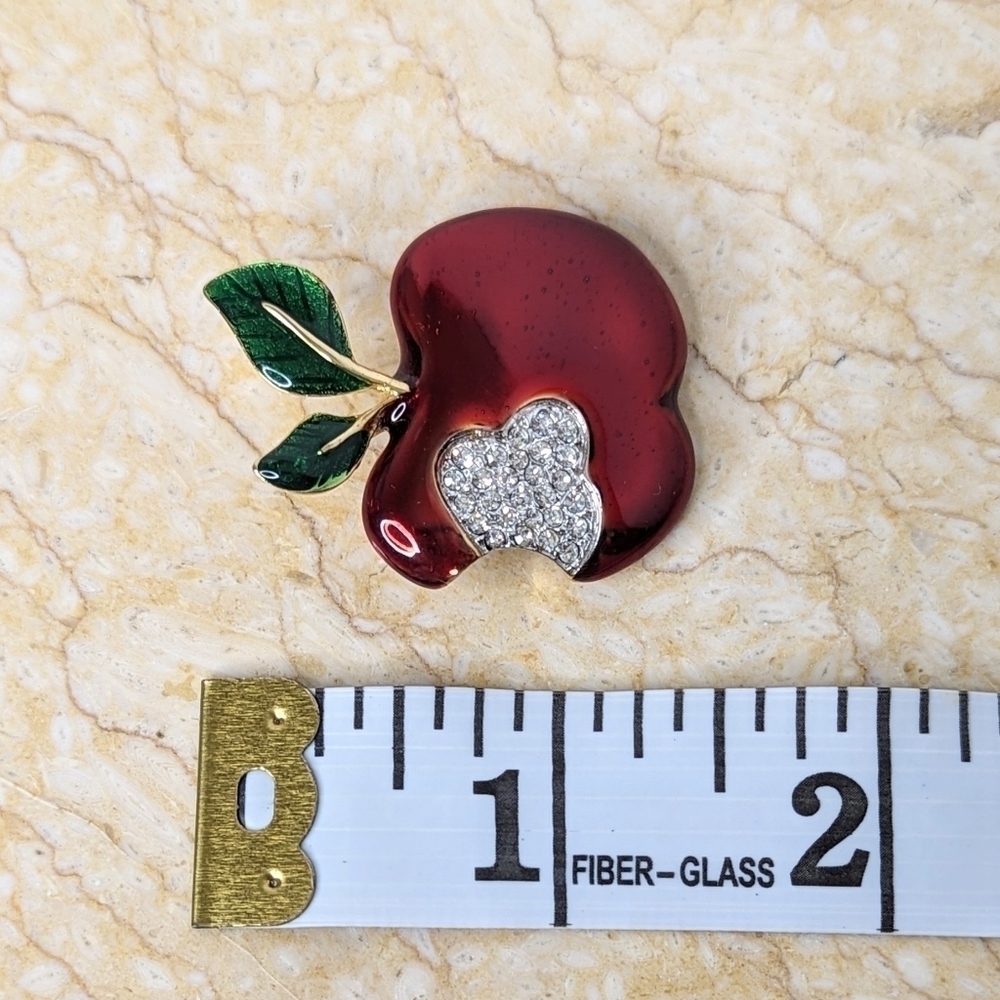 Shiny Red Apple Brooch Enamel Rhinestones Gold Tone Base Pin - Picture 5 of 7